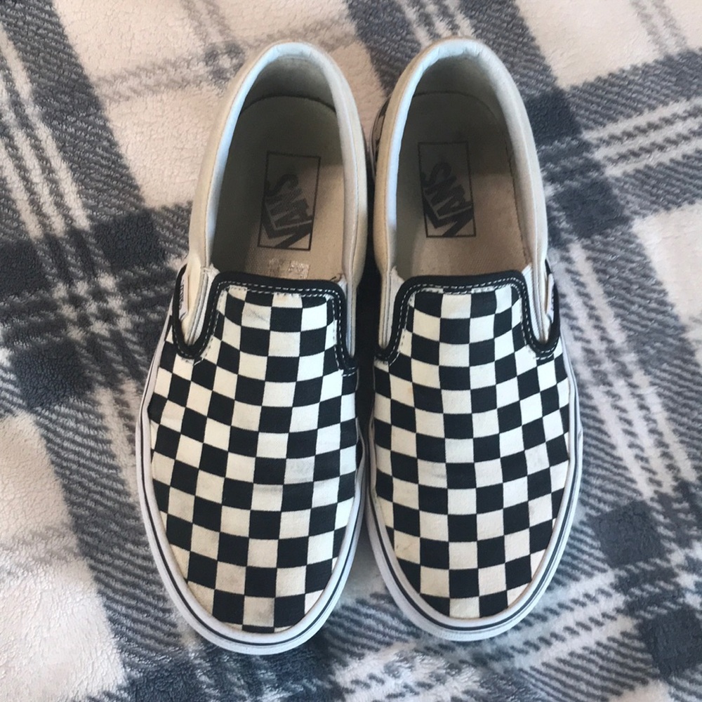B&W checkered vans 🖤🤍